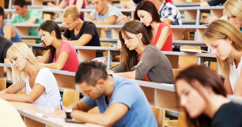 Prezident təqaüdçüləri hansı universitetlərdə oxuyurlar SİYAHI