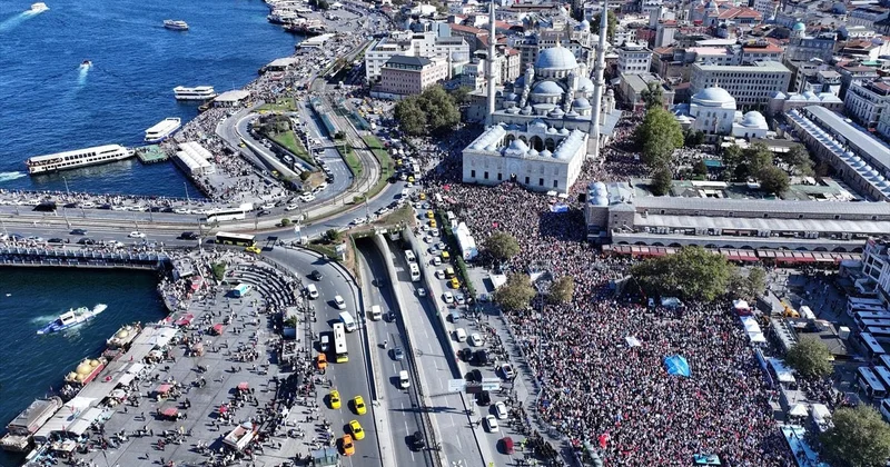 İstanbulda yarım milyon insan ayağa qalxdı sakinləri meydana toplayan səbəb
