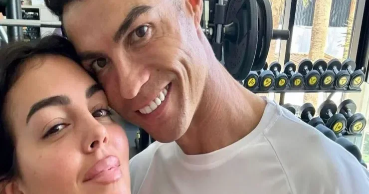 Gözəl cütlük: Kriştiano Ronaldo nişanlısı ilə açılışda