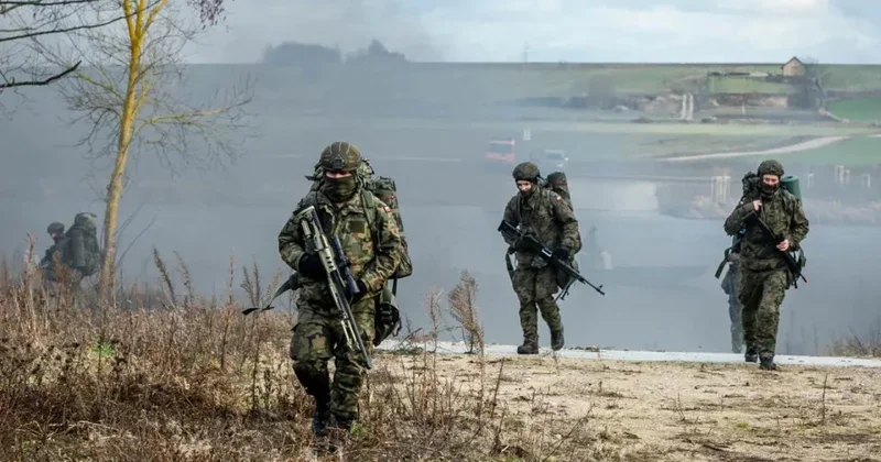 Польша разработает правила действий до введения военного положения