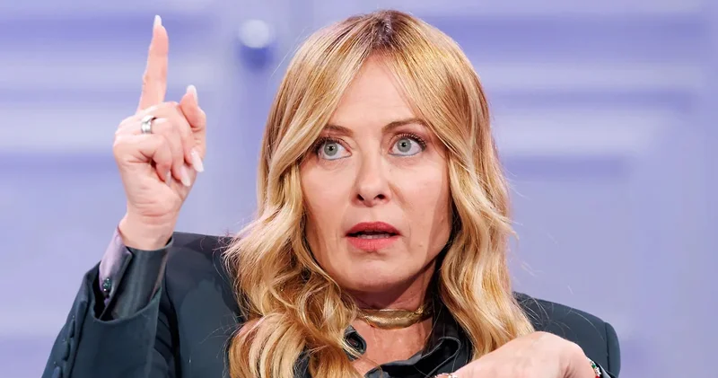 Meloni saxta deepfake lərlə mübarizə üçün səsini əmtəə nişanı kimi qeydiyyatdan keçirir