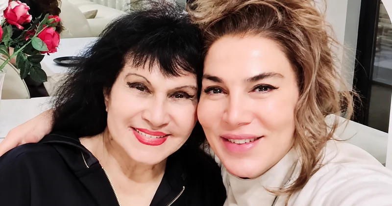 Sevil Nuriyeva Zeynəb Xanlarova ilə fotosu paylaşdı
