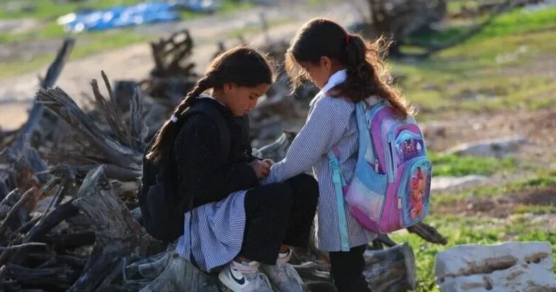 Qəzzada 800 müəllim həyatını itirib