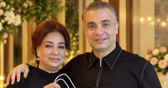 Rüfət Axundov anasının Müəllimlər Günü nü təbrik etdi