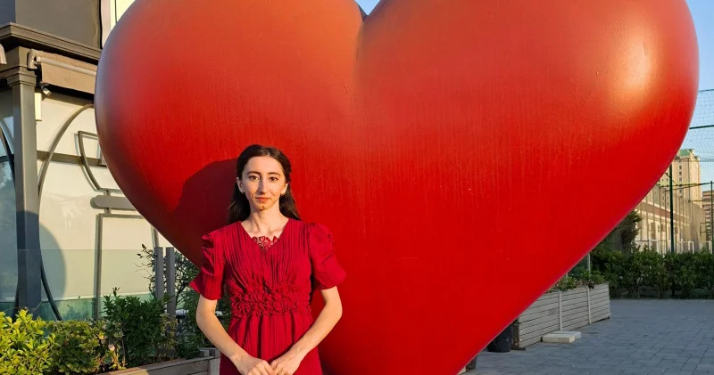 Müəllim öyrədir bizə