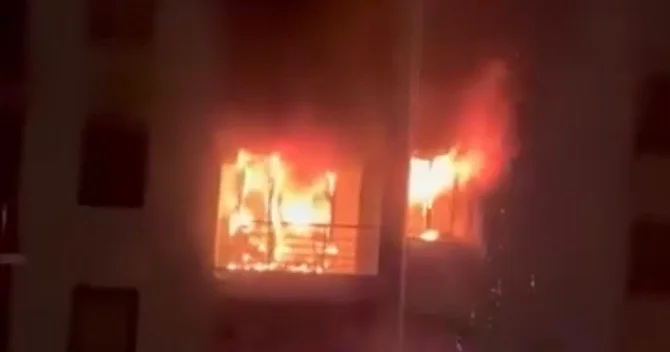 Bakıda yaşayış binasında güclü yanğın