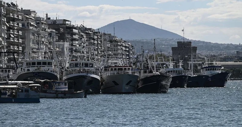 Yunanıstanda balıqçılar yanacağın bahalaşmasına etiraz edirlər