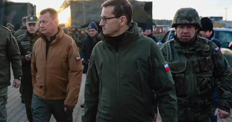 В Польше предложили обязать депутатов проходить военную подготовку