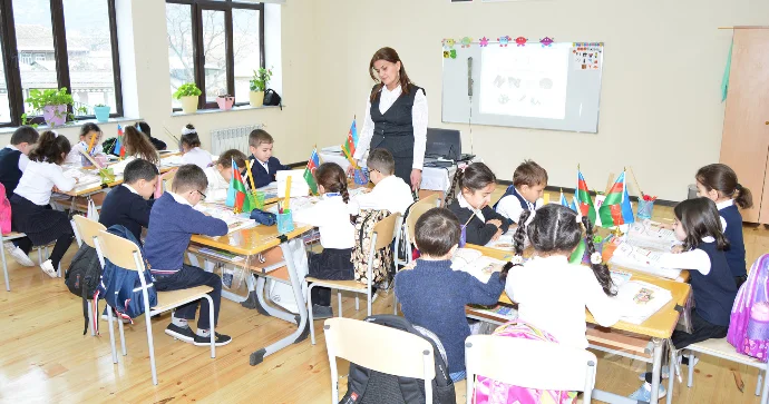 Dərsdən çoxunu öyrədənlərin günü 5 Oktyabr FOTOSESSİYA