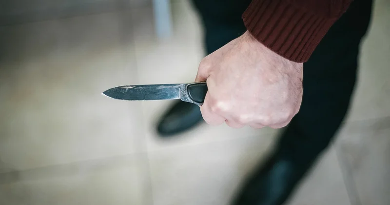 Трагедия в Низаминском районе: школьник погиб после удара ножом Minval Politika