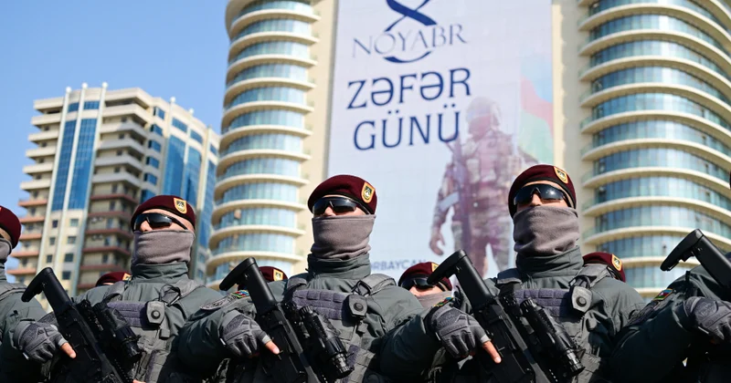 30 ildən 44 günə... Fotolar