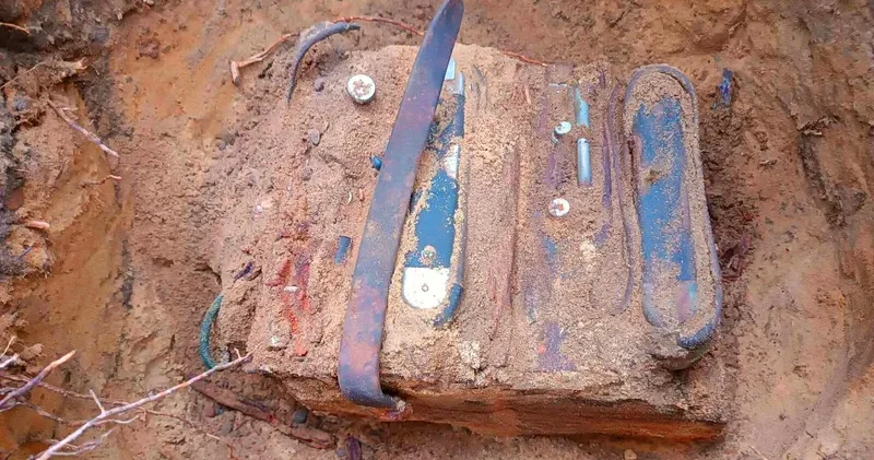 İkinci Dünya müharibəsində istifadə olunan telefonlar meşədən tapıldı