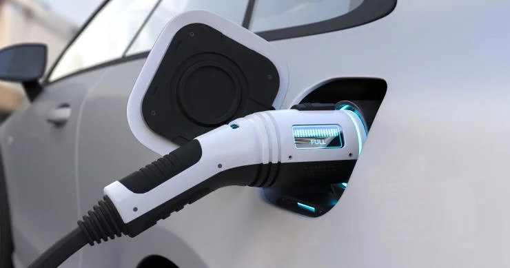 Britaniya Çin istehsalı olan elektromobillərə 45% rüsum tətbiq etməyə hazırdır