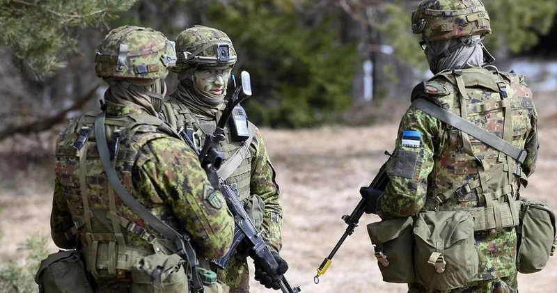 Estoniya qoşunlarını Rusiya sərhədinə yerləşdirməyə başlayıb