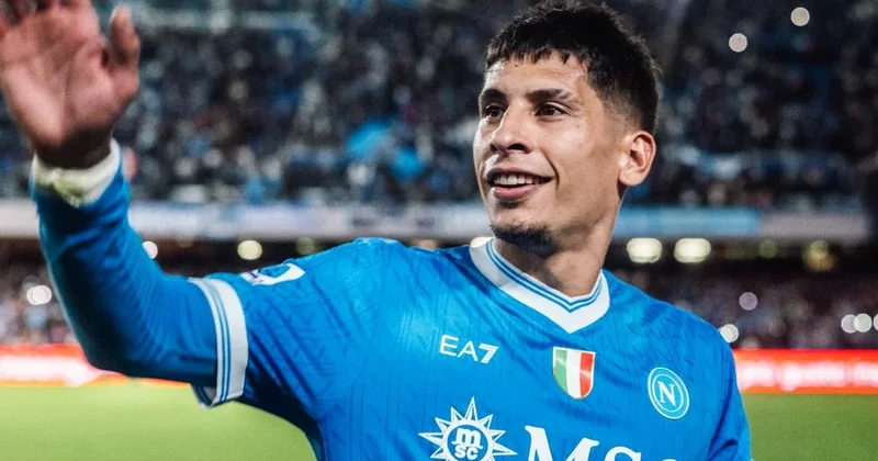 Napoli nin futbolçusu Matias Olivera zədələnib