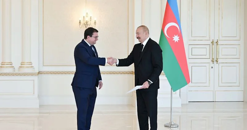 Avstriya səfiri etimadnaməsini Prezidentə Azərbaycan dilində təqdim etdi