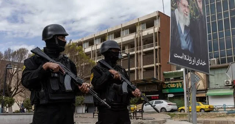 İranda polislərə hücum: İki nəfər öldürüldü
