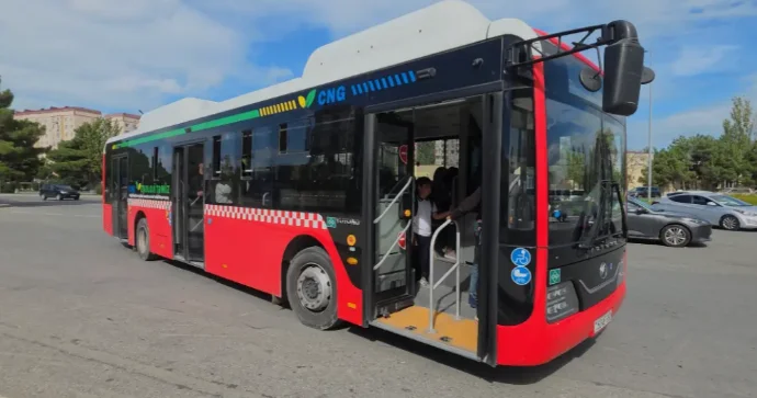 Sumqayıtda avtobuslar niyə nağdsız ödəniş sisteminə keçirilmir? VİDEO
