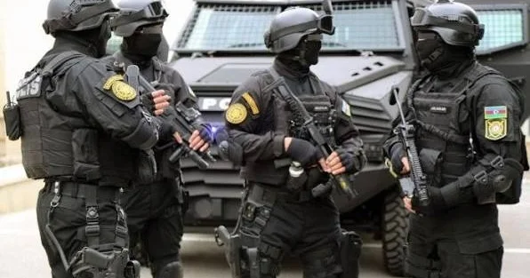 Polis Siyəzəndə ƏMƏLİYYAT KEÇİRDİ: 14 nəfər SAXLANILDI FOTO