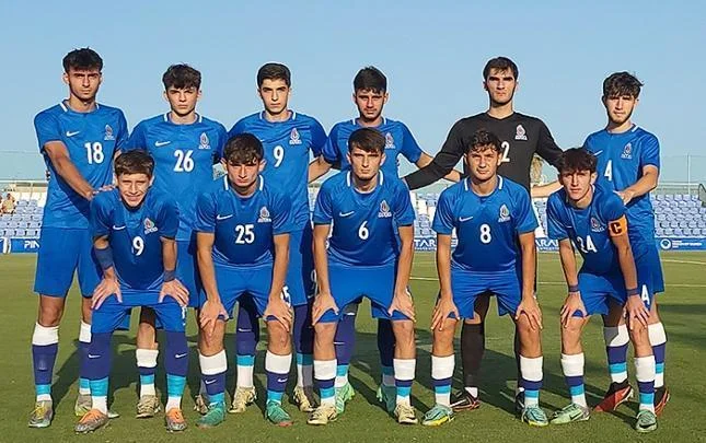 U19 üçün 20 futbolçu