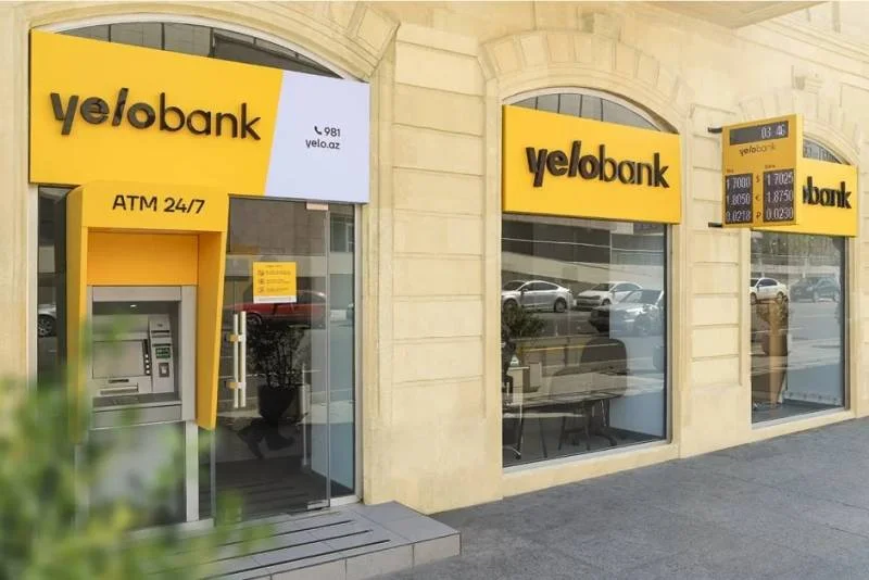 YeloBankın binası önündə Azərbaycan bayrağına xoş olmayan münasibət