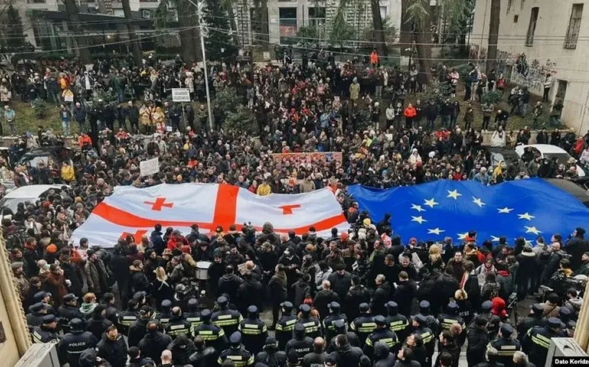 Gürcüstan müxalifəti mitinqlə bağlı qərarını dəyişdi