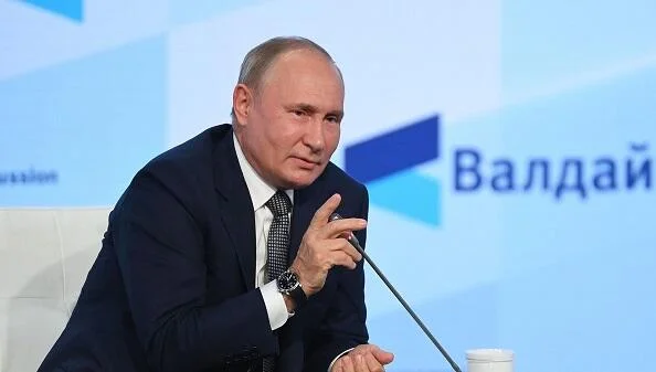 Putin söyüş söyməkdən danışıb: Sadə insanlar...