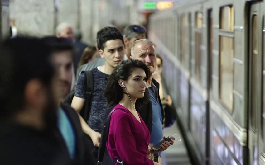 Bakı metrosundan görüntülər yayılıb FOTO