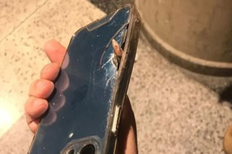 Gecə şarjda qalan “iPhone 14 Pro Max” bomba kimi partladı