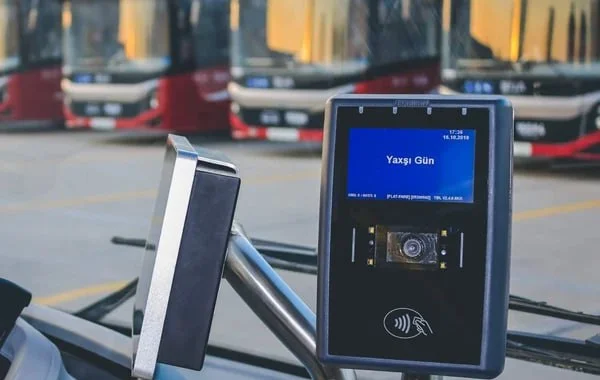 Avtobuslardakı kart aparatları ilə bağlı PROBLEM Balansdan pul niyə bir neçə dəfə ÇIXILIR?