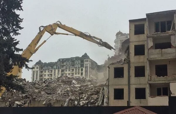 Bakının bu ərazilərində söküntü işləri aparılacaq: Sakinlərə bu qədər pul veriləcək