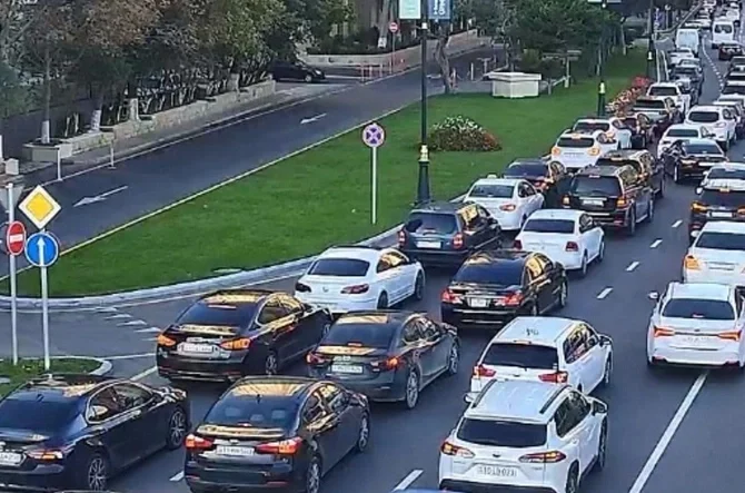 Bakının bir sıra yollarında tıxac müşahidə olunur Xəbər saytı Son xəbərlər və Hadisələr