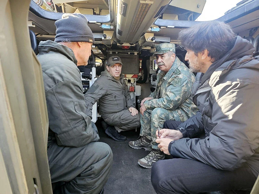 Zakir Həsənov Slovakiyada döyüş texnikaları ilə tanış oldu FOTO