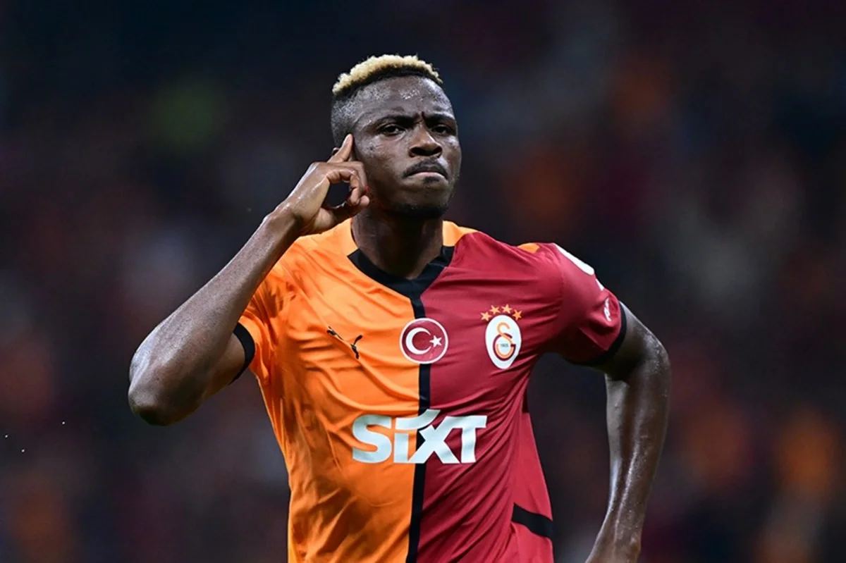 Qalatasaray Viktor Osimheni transfer etmək üçün Napoliyə 50 milyon avro təklif edib