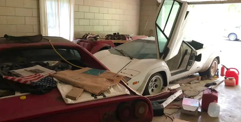 Qoca nənəsinin qarajında köhnə “Ferrari” və “Lamborghini” tapdı FOTOLAR