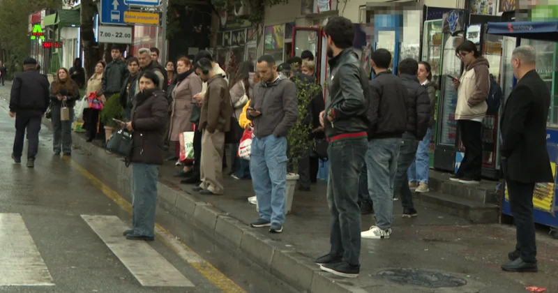 Avtobus dayanacaqlarında pavilyon quraşdırılmaması sərnişinlərə çətinlik yaradır VİDEO