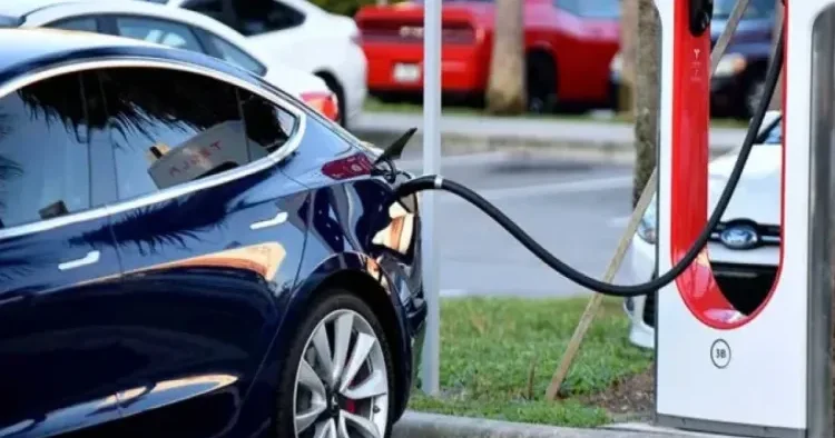 Azərbaycanda hibrid və elektrik avtomobillər kifayət qədər bahalaşacaq Mütəxəssis AÇIQLADI