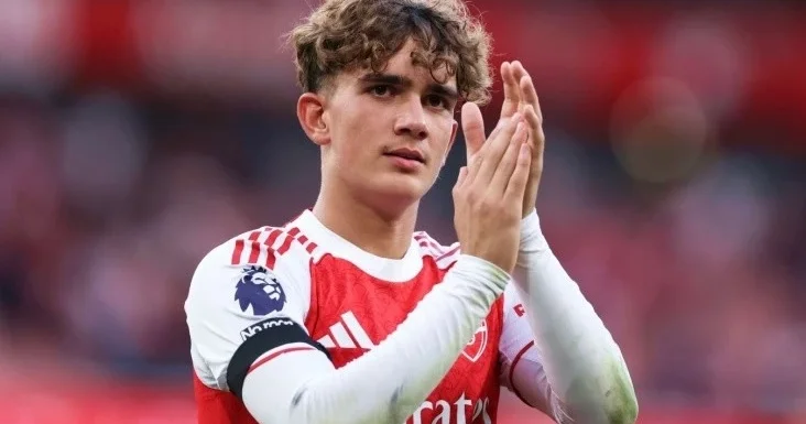 Arsenal ın 15 yaşlı ulduzu tarix yazdı