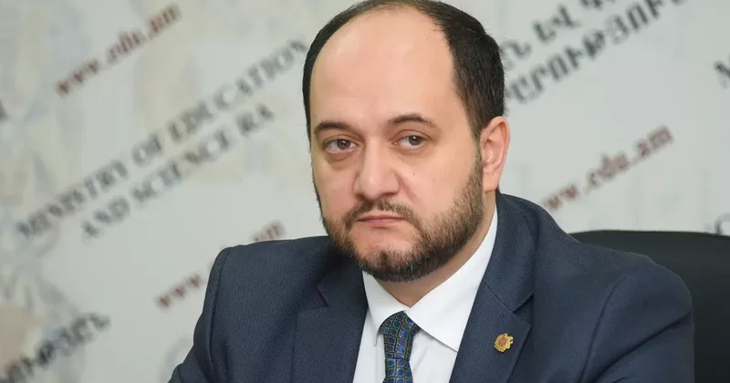 Глава аппарата Пашиняна Саргсяну: Почему не сказал это своим родным?