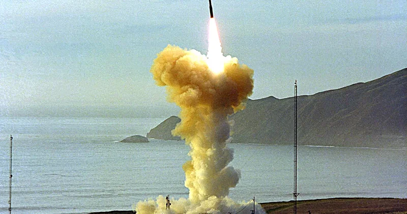 США испытали баллистические ракеты Minuteman III Minval Politika