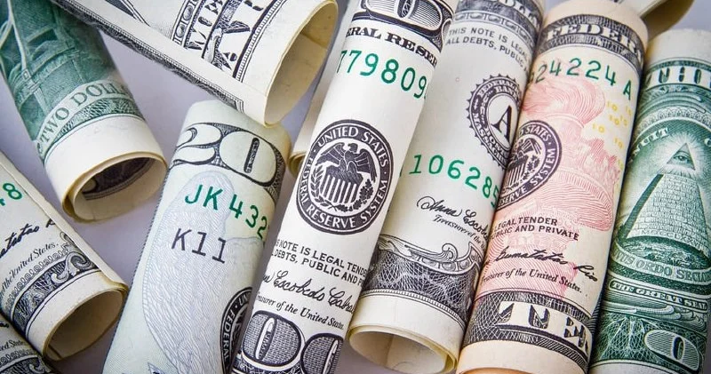 VALYUTA MƏZƏNNƏLƏRİ: Avro ucuzlaşdı, rus rublu isə…