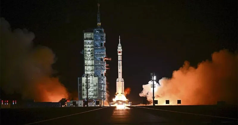 Космический мусор помешал возвращению китайского корабля на Землю