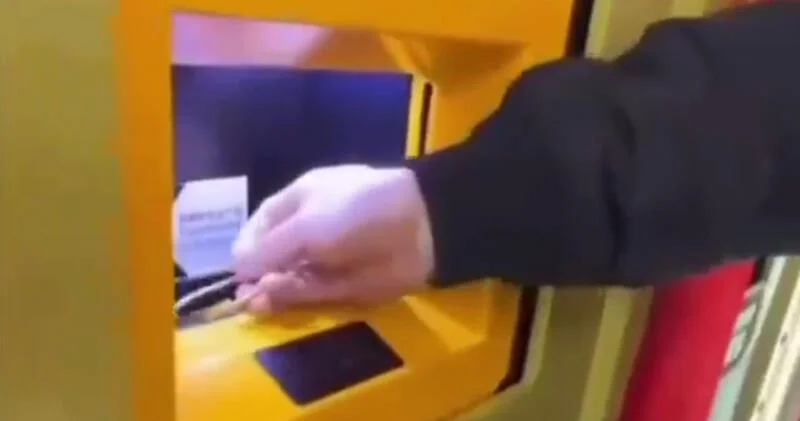 В Китае появился "золотой банкомат" ВИДЕО
