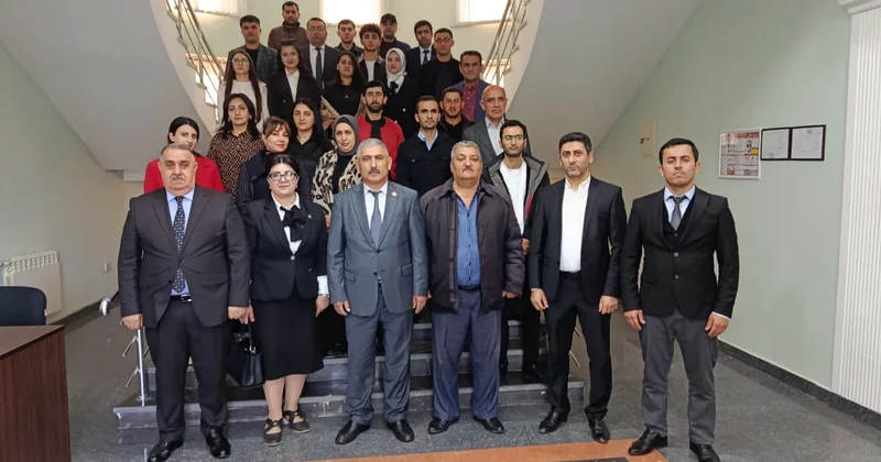 “Bayraq mənliyimdir, bayraq kimliyim”