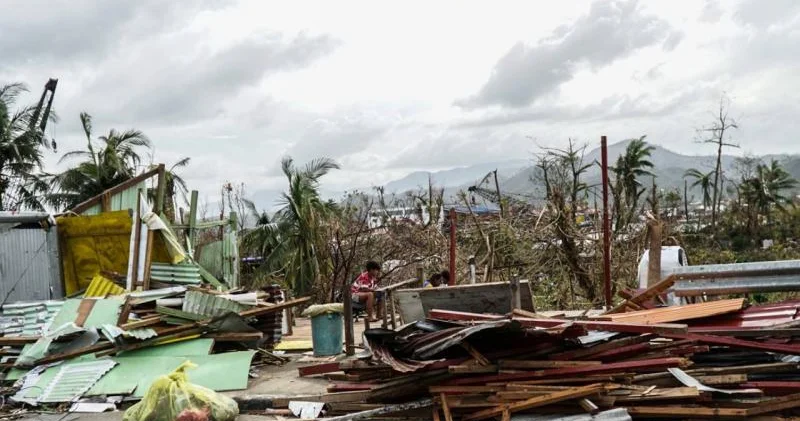 Filippində güclü qasırğa: böyük dağıntılar var, helikopter qəzaya düşüb 72 nəfər ölüb, 26 nəfər isə...