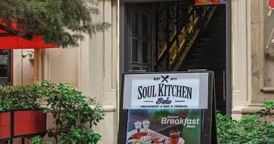 Məşhur restoranda Fələstin bayrağı mübahisəsi FOTO