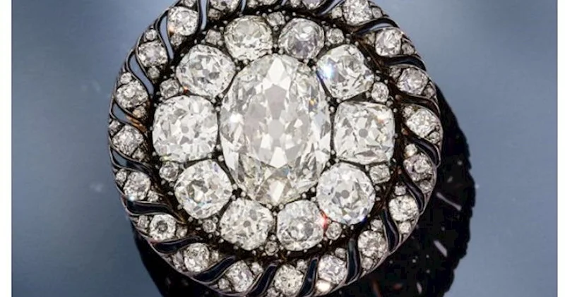 Napoleonun brilyant bəzək əşyası və III Əhmədin qızıl üzüyü satışa çıxarılır