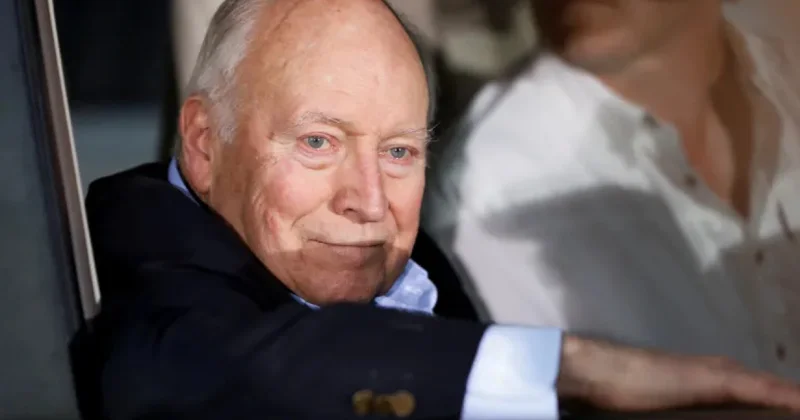 С ним ушла власть. Которая имела вес, а слова последствия портрет с черной лентой