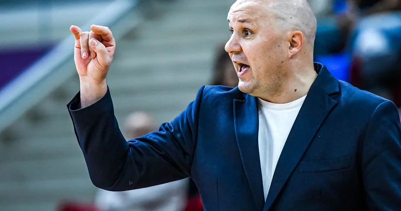 Наставник Нефтчи: Мы первая команда, которая победила Трефл