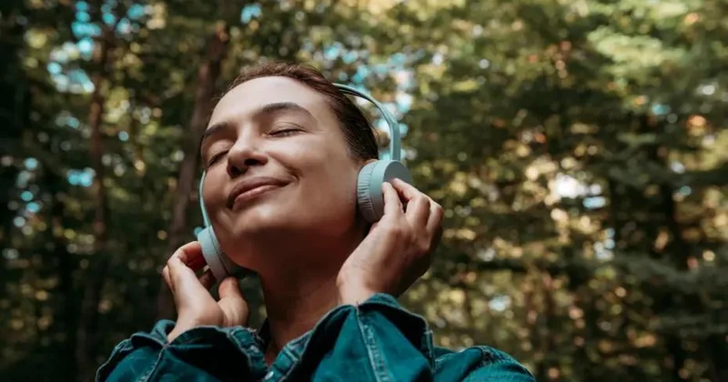 Musiqiyə qulaq asmaq demans riskini azaldır ARAŞDIRMA